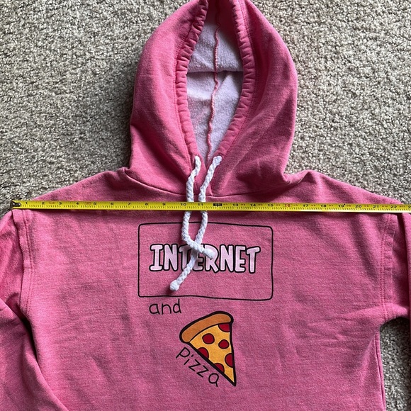 ✨Internet and Pizza Cropped Hoodie✨ - Picture 5 of 12